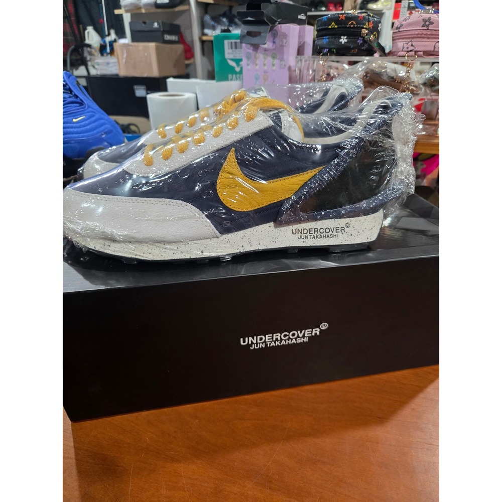 Nike Daybreak Undercover Obsidian Gold Dart Sail CJ3295-400 Mens 10 Womens 11.5